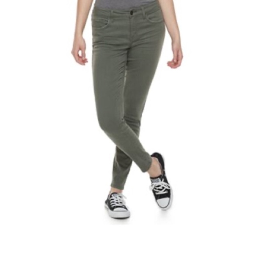 SO low rise twill jegging olive green EUC!